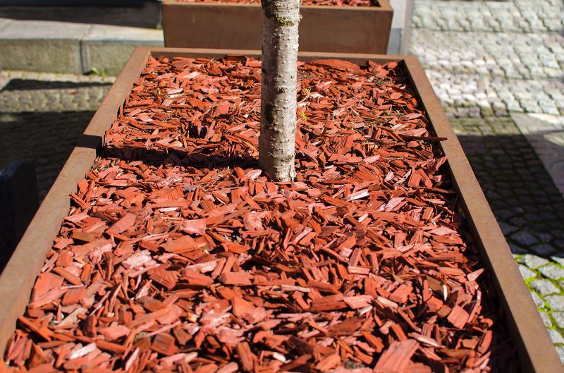 Black Mulch Installation in Honolulu, HI